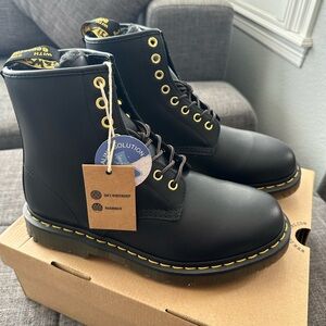 New in box 1460 Dr. Martens Wintergrip Leather Lace Up Boots, size women 9 men 8